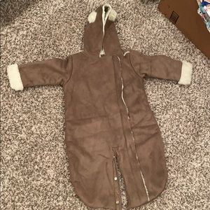 EUC 18-24m Baby Gap snow suit